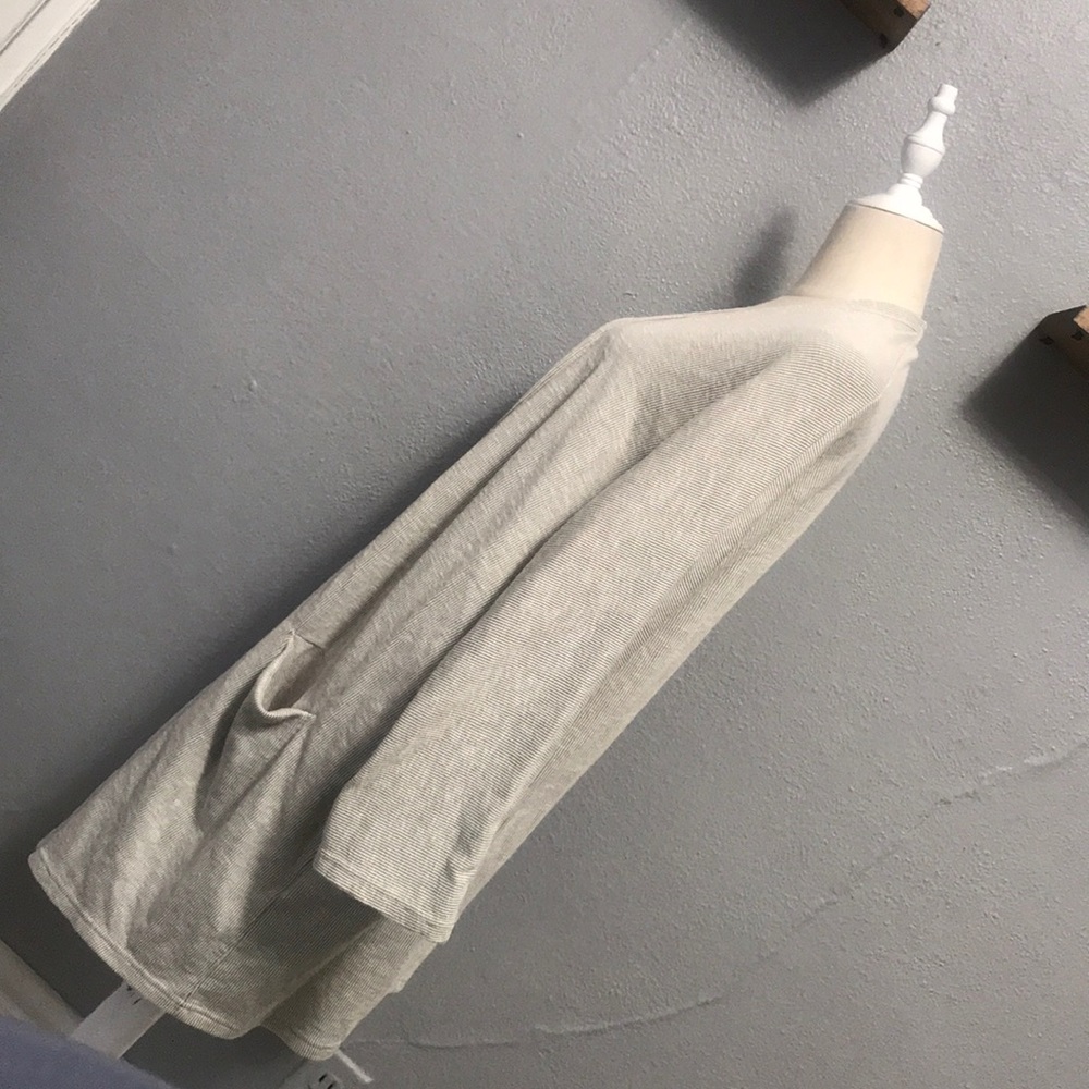 Cardigan - Picture 2 of 6